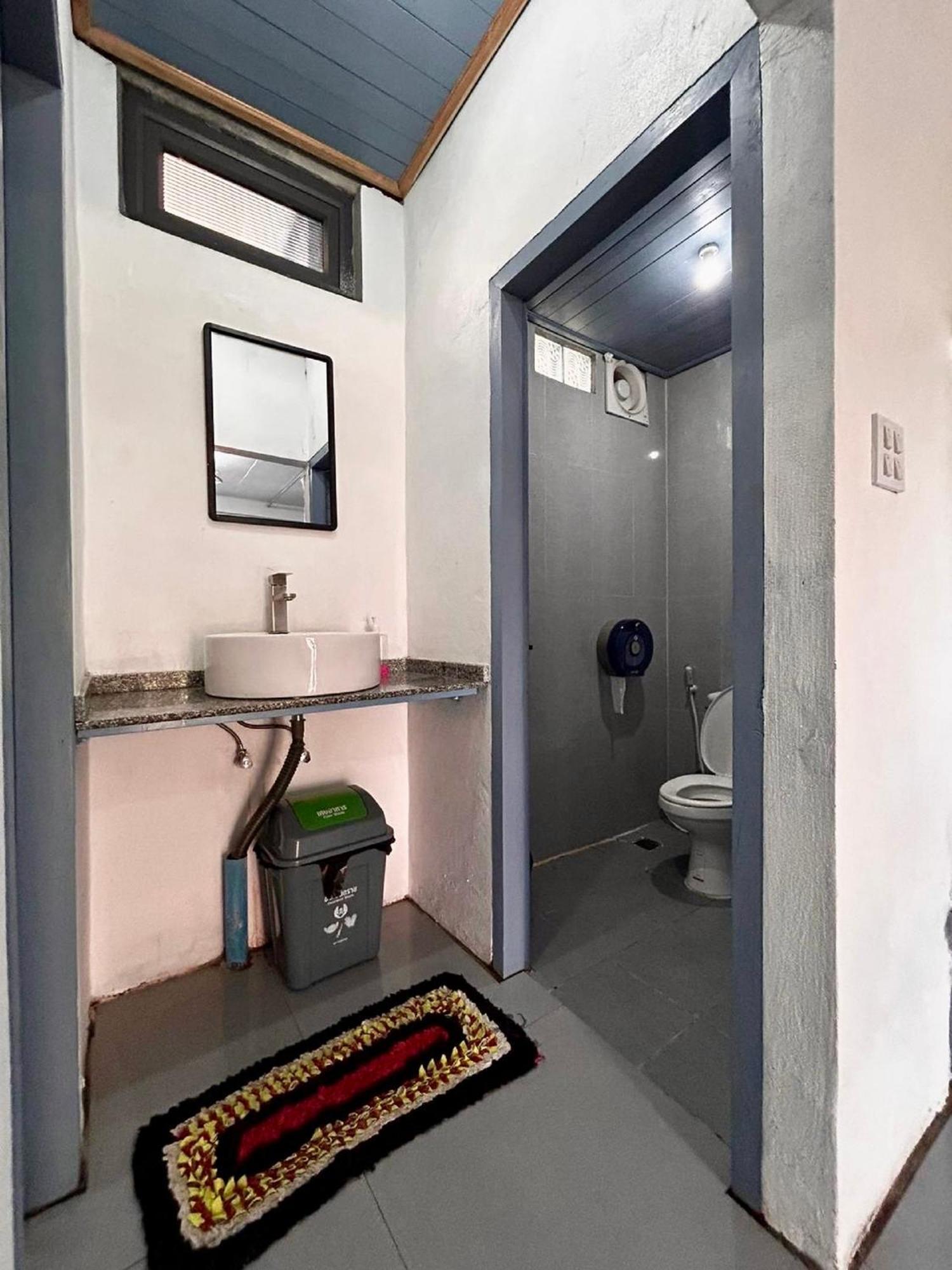 לואנג פרבאנג Sunrise Riverside Pool Hostel מראה חיצוני תמונה
