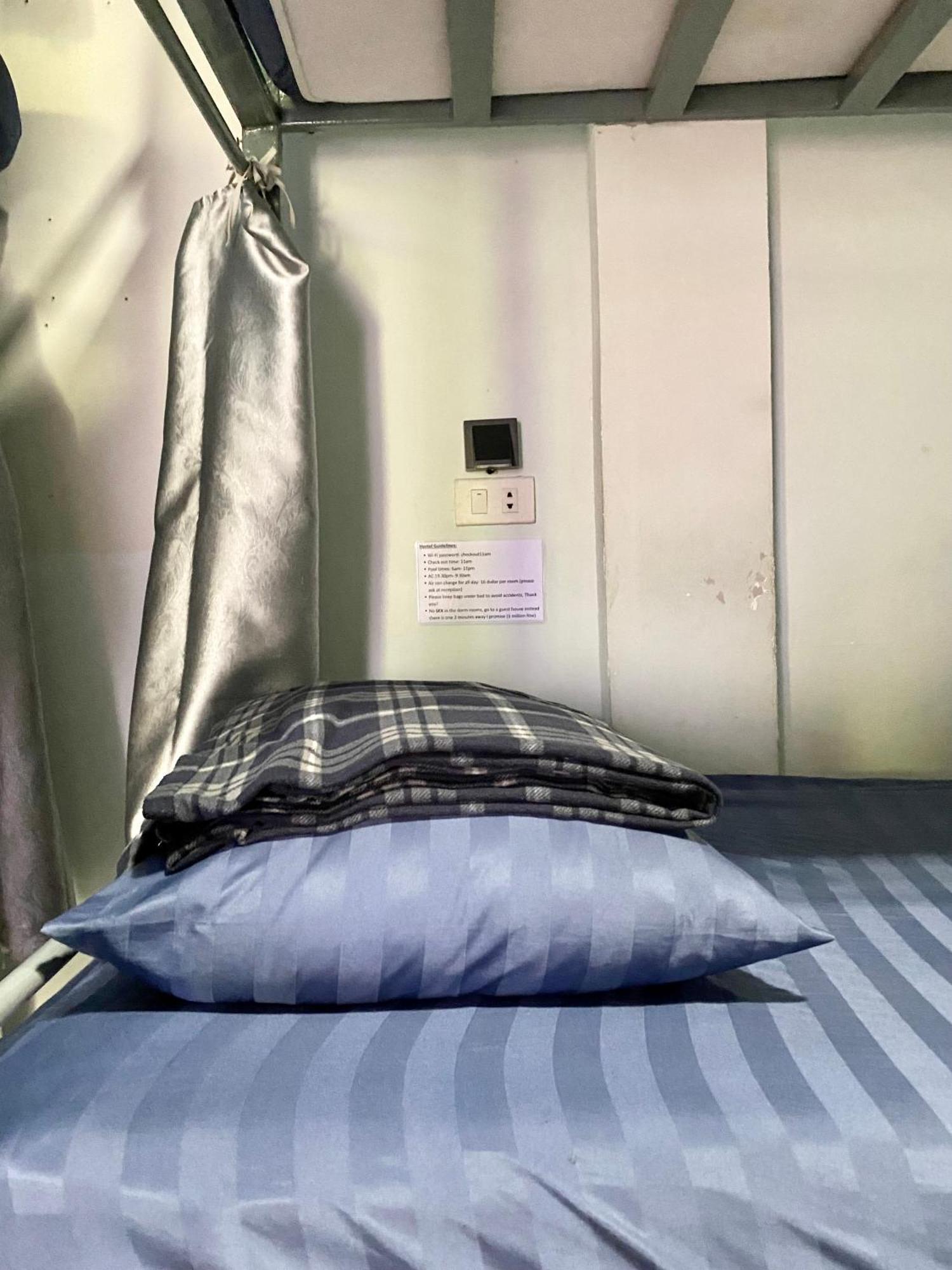 לואנג פרבאנג Sunrise Riverside Pool Hostel מראה חיצוני תמונה
